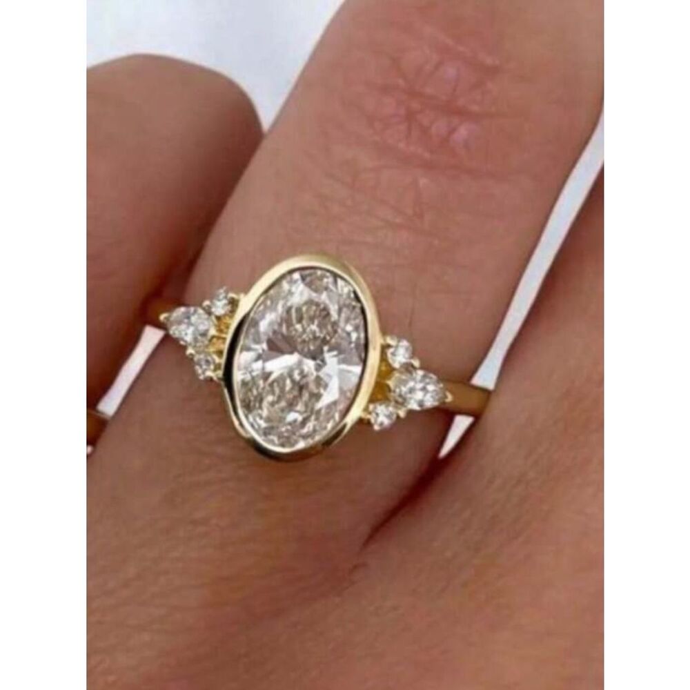Gold toned Oval Diamond Engagement R532
